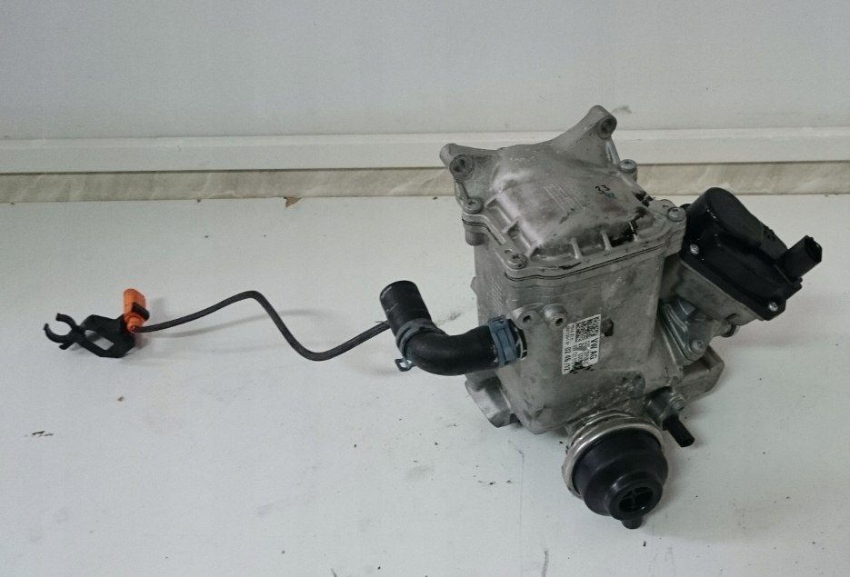 Audi A4 A6 chłodnica recyrkulacji EGR 059131515D Audi A4 A6 chłodnica recyrkulacji EGR 059131515D