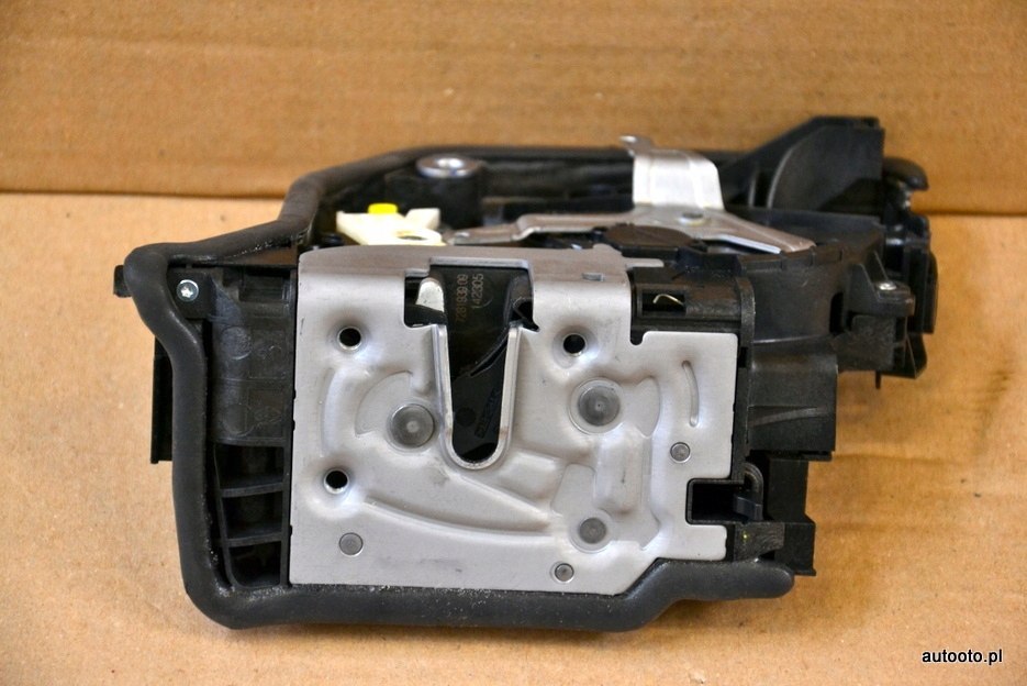 BMW F45 F15 G30 Mini F54 zamek lewy tył 7281939 BMW F45 F15 G30 Mini F54 zamek lewy tył 7281939