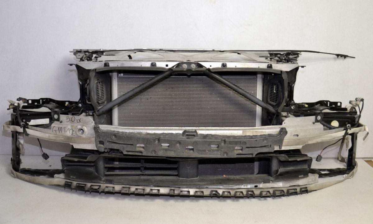BMW G11 G12 pas przedni chłodnice benzyna 750LXiA BMW G11 G12 pas przedni chłodnice benzyna 750LXiA