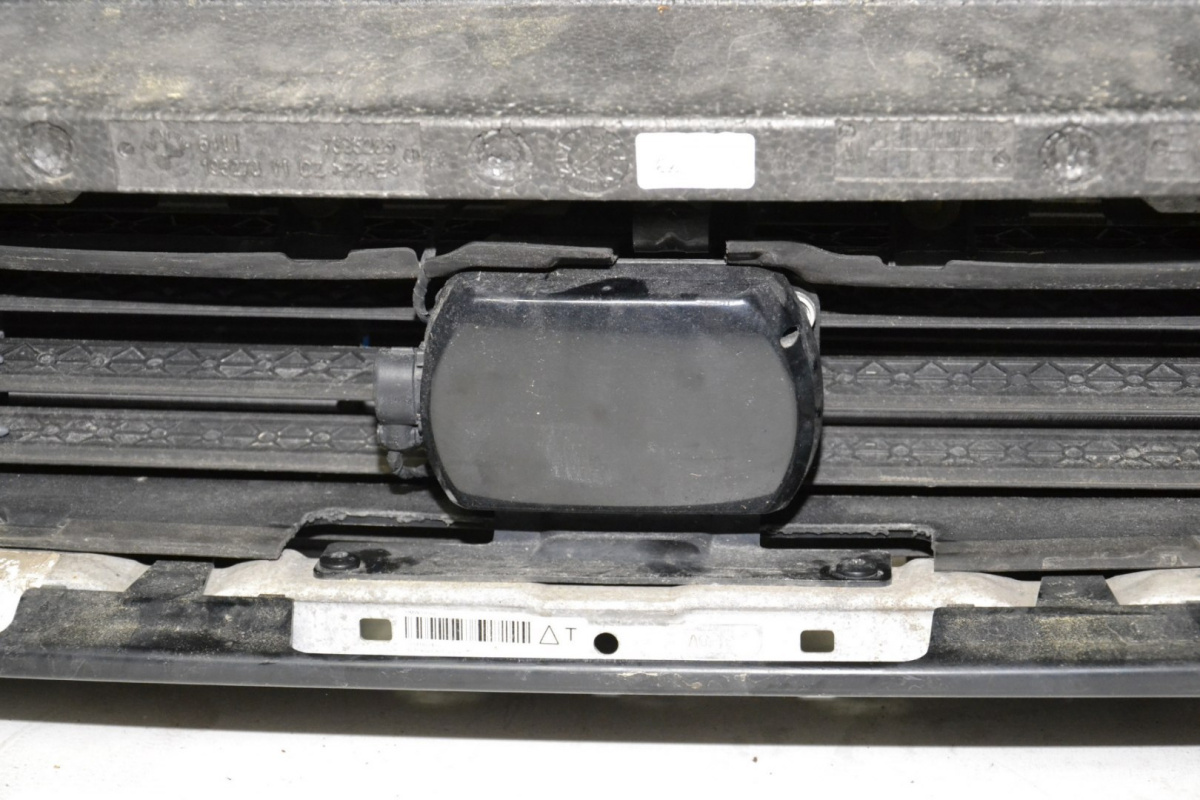 BMW 5 G30 G31 pas przedni wzmocnienie chłodnice BMW 5 G30 G31 pas przedni wzmocnienie chłodnice