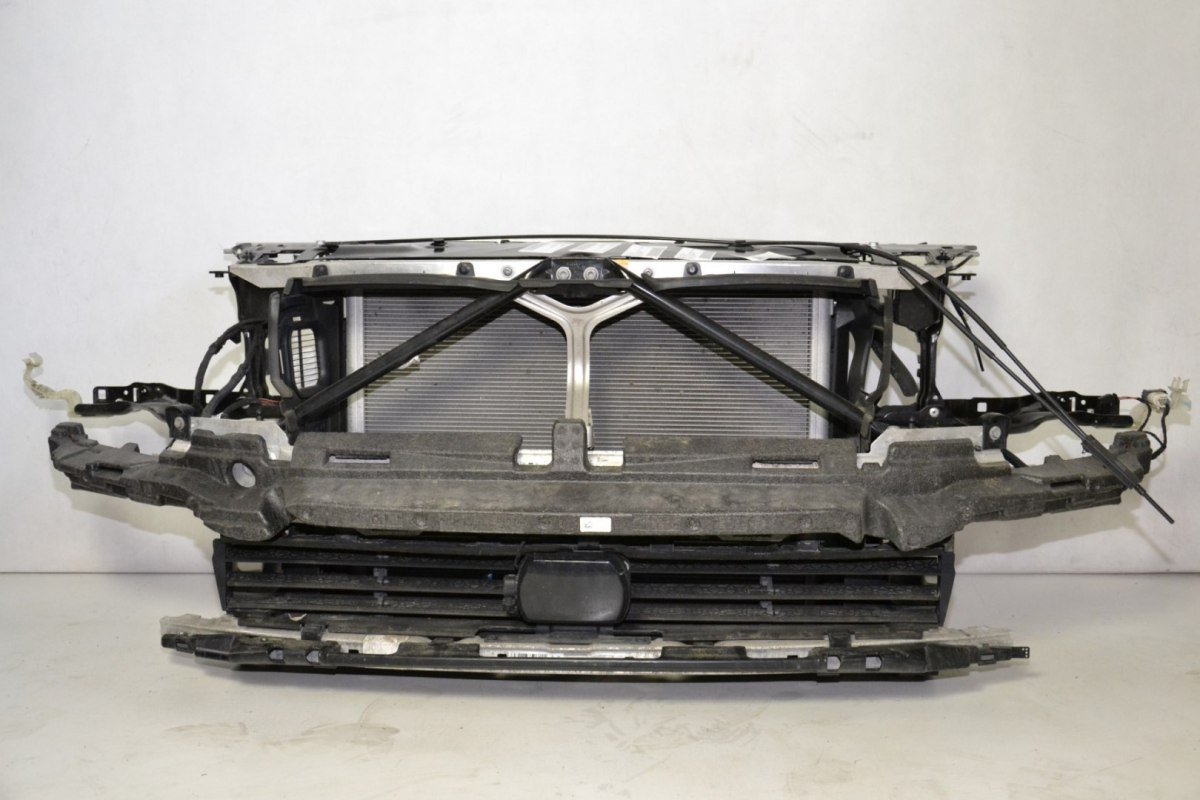 BMW 5 G30 G31 pas przedni wzmocnienie chłodnice BMW 5 G30 G31 pas przedni wzmocnienie chłodnice