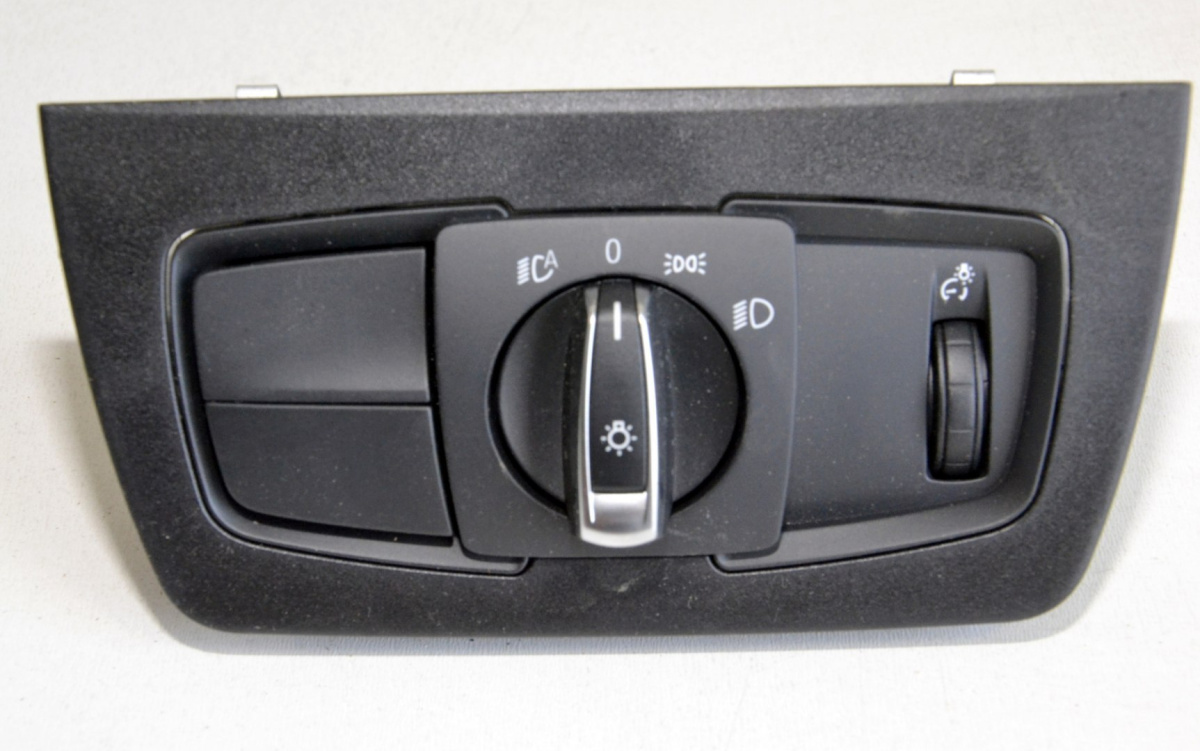 BMW F30 F82 F36 F82 panel włącznik świateł 6847504 BMW F30 F82 F36 F82 panel włącznik świateł 6847504