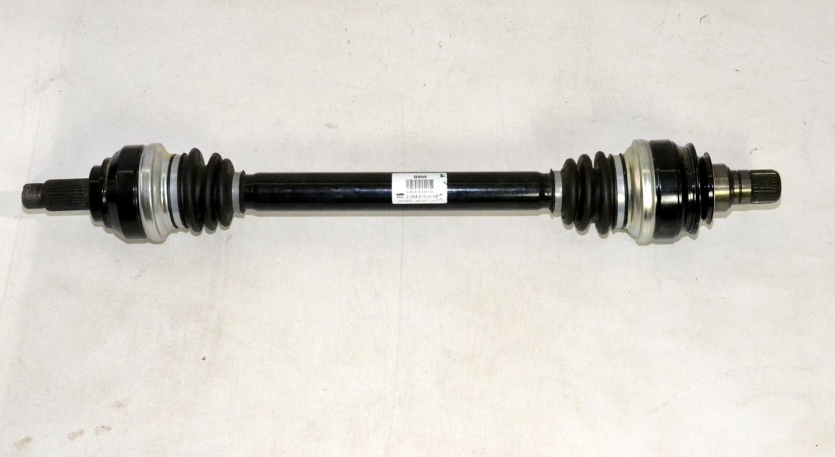 BMW M2 F87 M3 F80 M4 F82 półoś tylna lewa 2284615 BMW M2 F87 M3 F80 M4 F82 półoś tylna lewa 2284615
