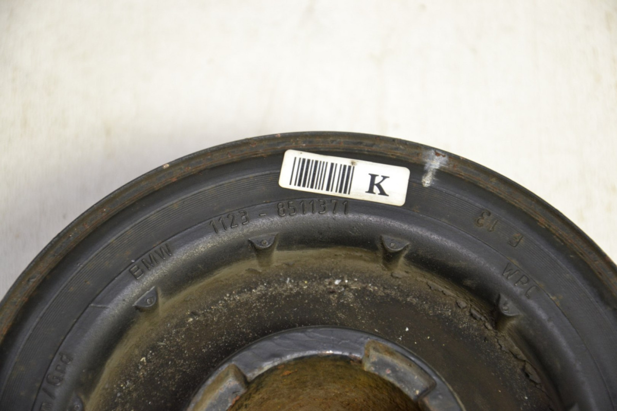 BMW 3 5 7 E90 E70 tłumik drgań koło pasowe 8511371 BMW 3 5 7 E90 E70 tłumik drgań koło pasowe 8511371
