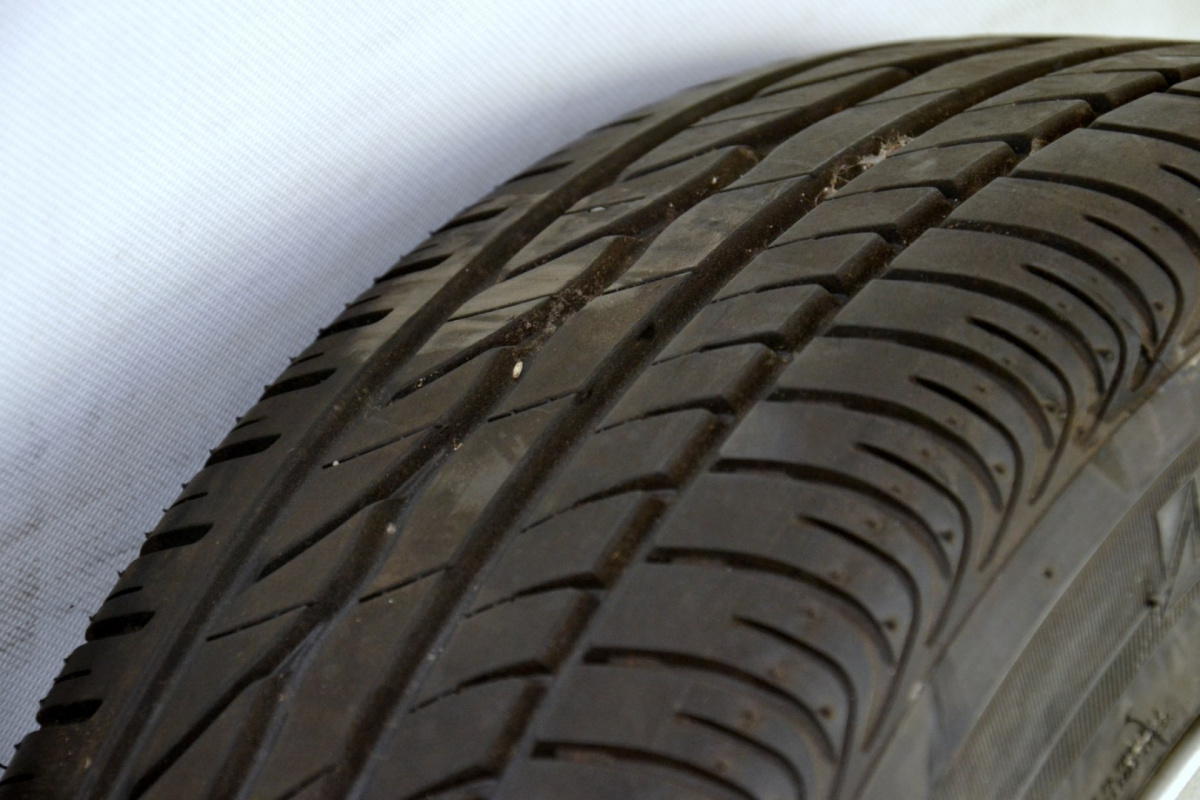 MINI R55 R56 koło alufelga 16 Bridgestone wzór 103 MINI R55 R56 koło alufelga 16 Bridgestone wzór 103
