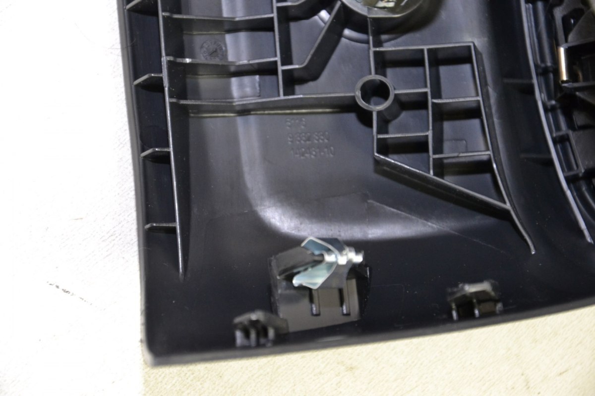 Mini F60 osłona tunelu kokpit nawiew 9332830 Mini F60 osłona tunelu kokpit nawiew 9332830