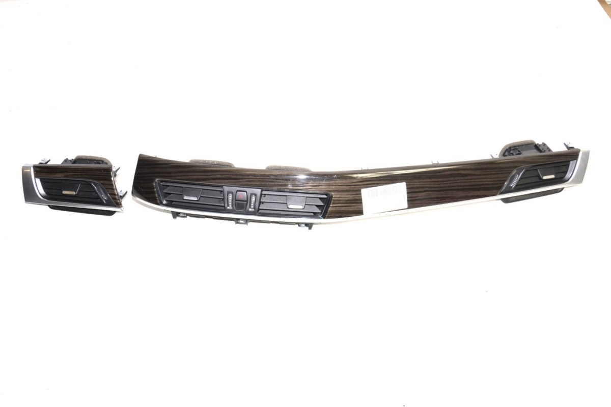 BMW X1 F48 listwa ozdobna deski wlot powietrza BMW X1 F48 listwa ozdobna deski wlot powietrza