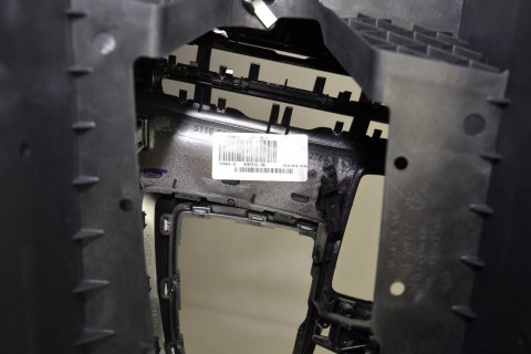 BMW 2 F45 F46 LCI trim centre console front RHD 9287612 BMW 2 F45 F46 LCI trim centre console front RHD 9287612