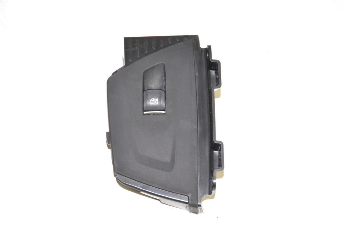 BMW G01 G02 panel podnoszenia szyb tył 7471104 BMW G01 G02 panel podnoszenia szyb tył 7471104
