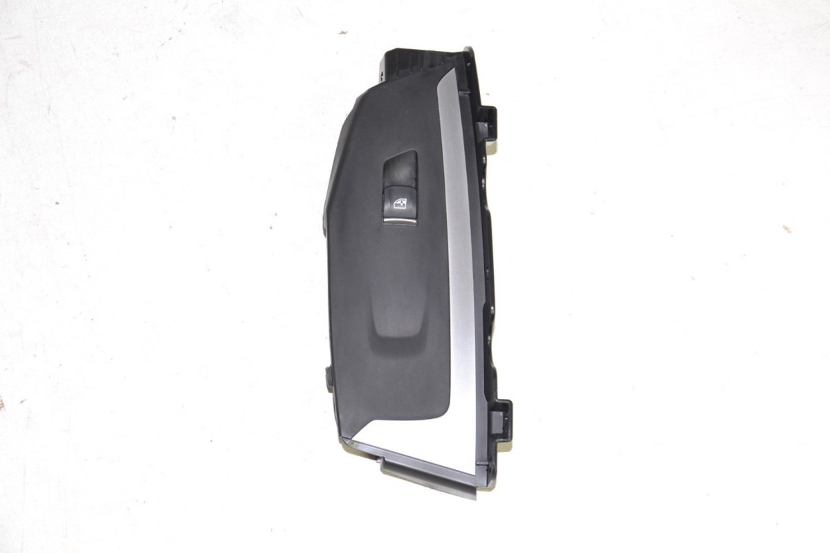 BMW G01 G02 panel podnoszenia szyb prawy 7471026 BMW G01 G02 panel podnoszenia szyb prawy 7471026