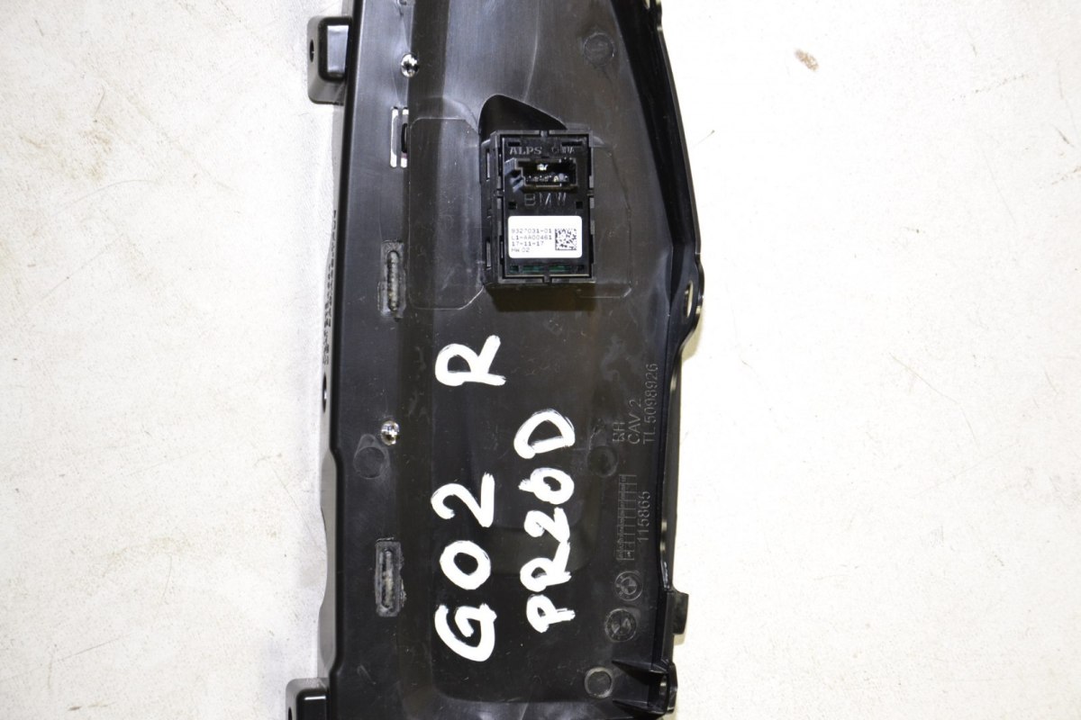 BMW G01 G02 panel podnoszenia szyb prawy 7471026 BMW G01 G02 panel podnoszenia szyb prawy 7471026