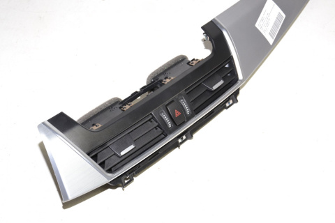 BMW 2 F45 F46 listwa trim instrument panel 9319888 BMW 2 F45 F46 listwa trim instrument panel 9319888