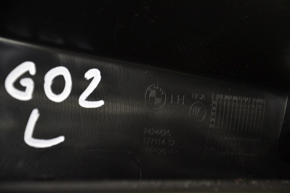 BMW X4 G02 osłona blenda klapa tylna tył 7424423 BMW X4 G02 osłona blenda klapa tylna tył 7424423