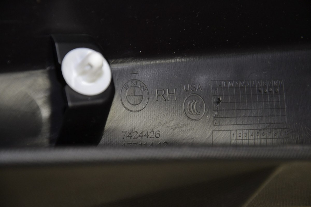 BMW X4 G02 osłona blenda klapa tylna tył 7424423 BMW X4 G02 osłona blenda klapa tylna tył 7424423