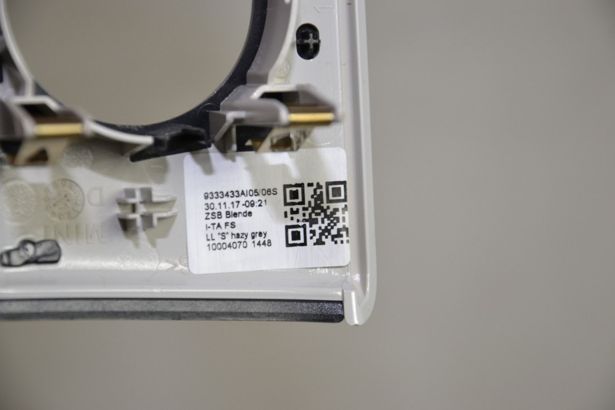 MINI F60 listwa ozdobna deski konsoli 9333433 MINI F60 listwa ozdobna deski konsoli 9333433