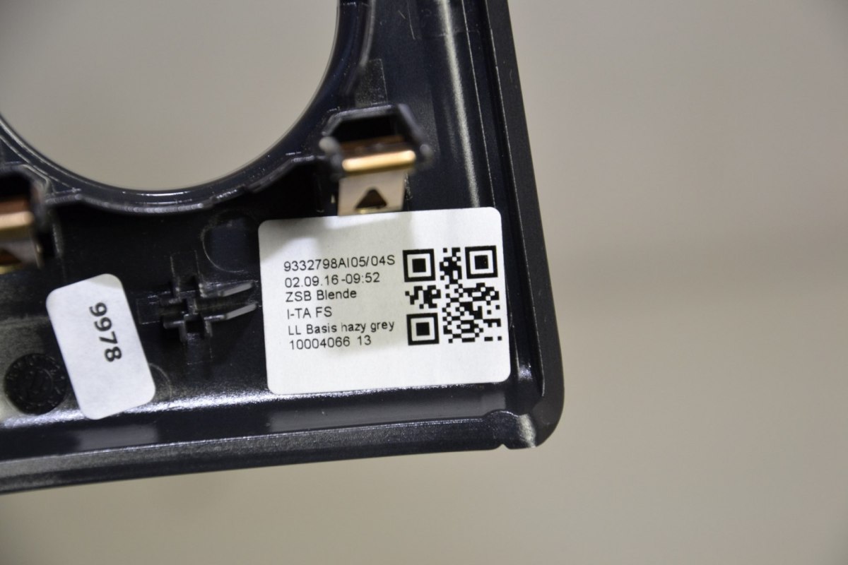 MINI F60 listwa ozdobna deski konsoli 9332798 MINI F60 listwa ozdobna deski konsoli 9332798