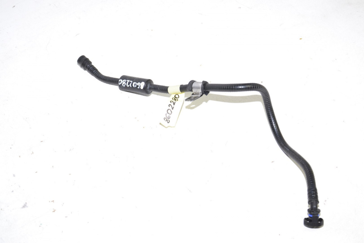 BMW F20 F30 F36 F82 przewód odpowietrzania 8602280 BMW F20 F30 F36 F82 przewód odpowietrzania 8602280