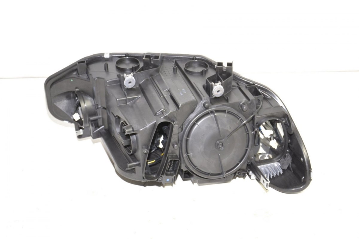 BMW F32 F36 F80 F82 lampa przód lewa FULL LED BMW F32 F36 F80 F82 lampa przód lewa FULL LED