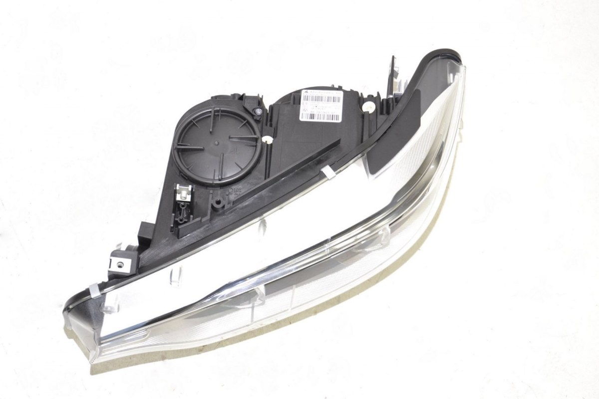 BMW F32 F36 F80 F82 lampa przód lewa FULL LED BMW F32 F36 F80 F82 lampa przód lewa FULL LED