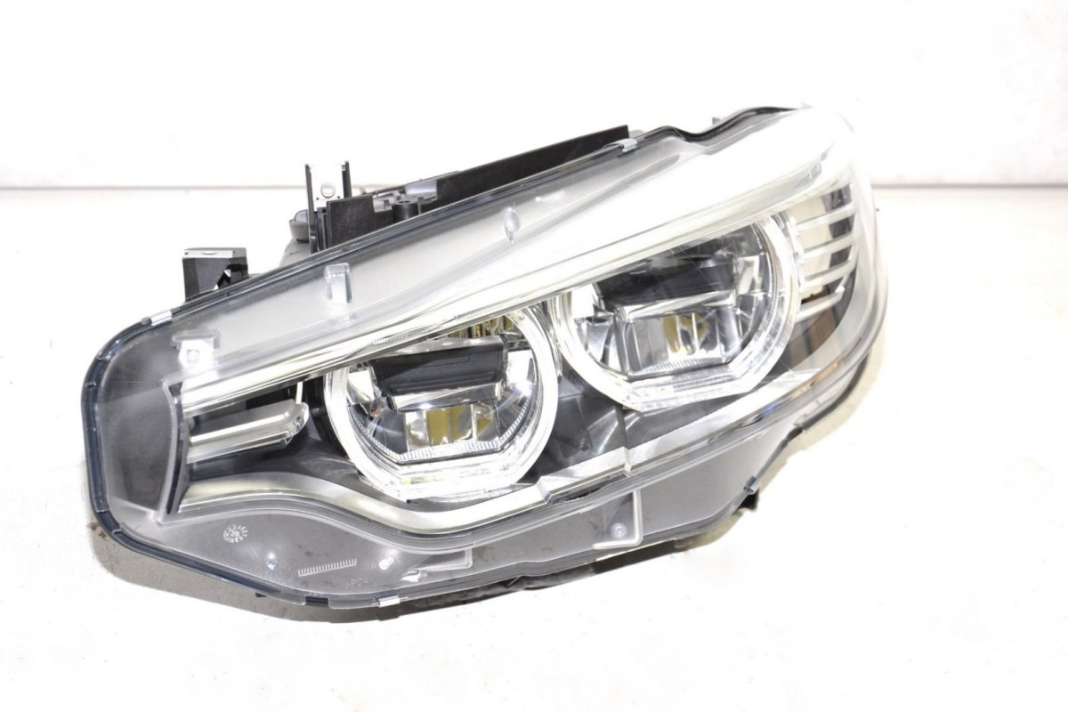 BMW F32 F36 F80 F82 lampa przód lewa FULL LED BMW F32 F36 F80 F82 lampa przód lewa FULL LED