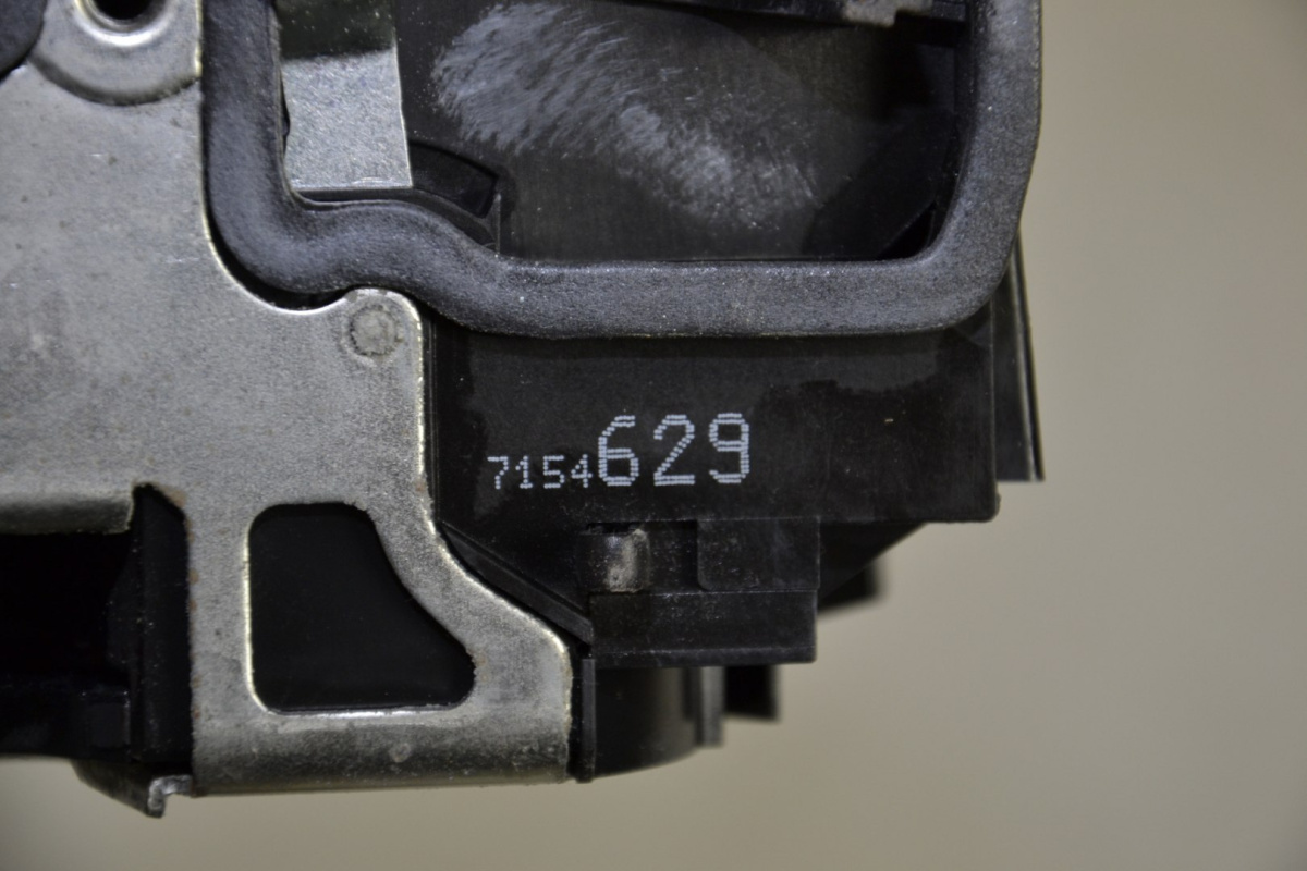 BMW F20 F30 F02 zamek drzwi lewy tył 7154629 BMW F20 F30 F02 zamek drzwi lewy tył 7154629