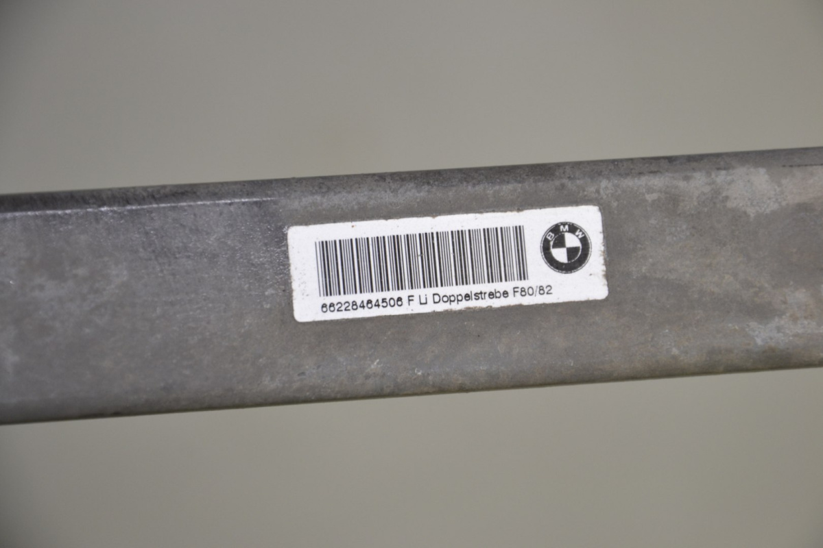 BMW F80 F82 rozpórka podwójna lewa 2284645 BMW F80 F82 rozpórka podwójna lewa 2284645