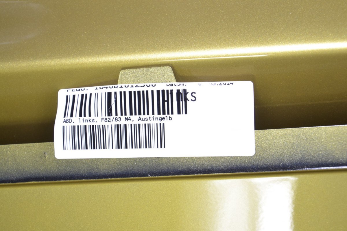 BMW M4 F82 F83 listwa progowa prawa kolor B67 BMW M4 F82 F83 listwa progowa prawa kolor B67