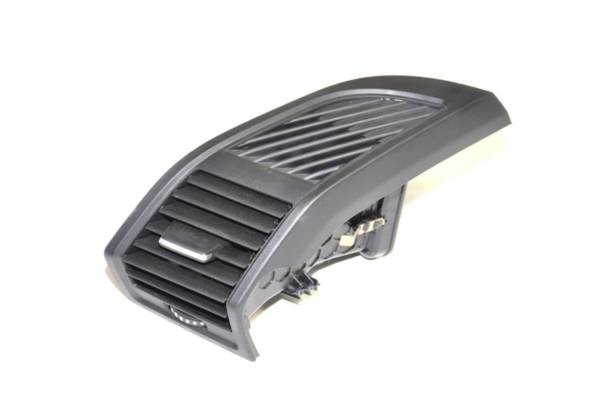 BMW i3 I01 kratka wlot nawiewu lewa 9283001 BMW i3 I01 kratka wlot nawiewu lewa 9283001