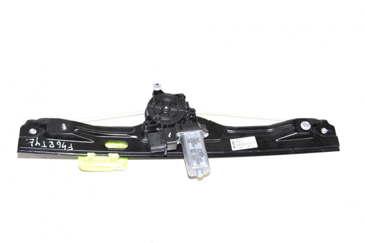 BMW 2 F46 mechanizm podnośnik szyby prawy tył BMW 2 F46 mechanizm podnośnik szyby prawy tył