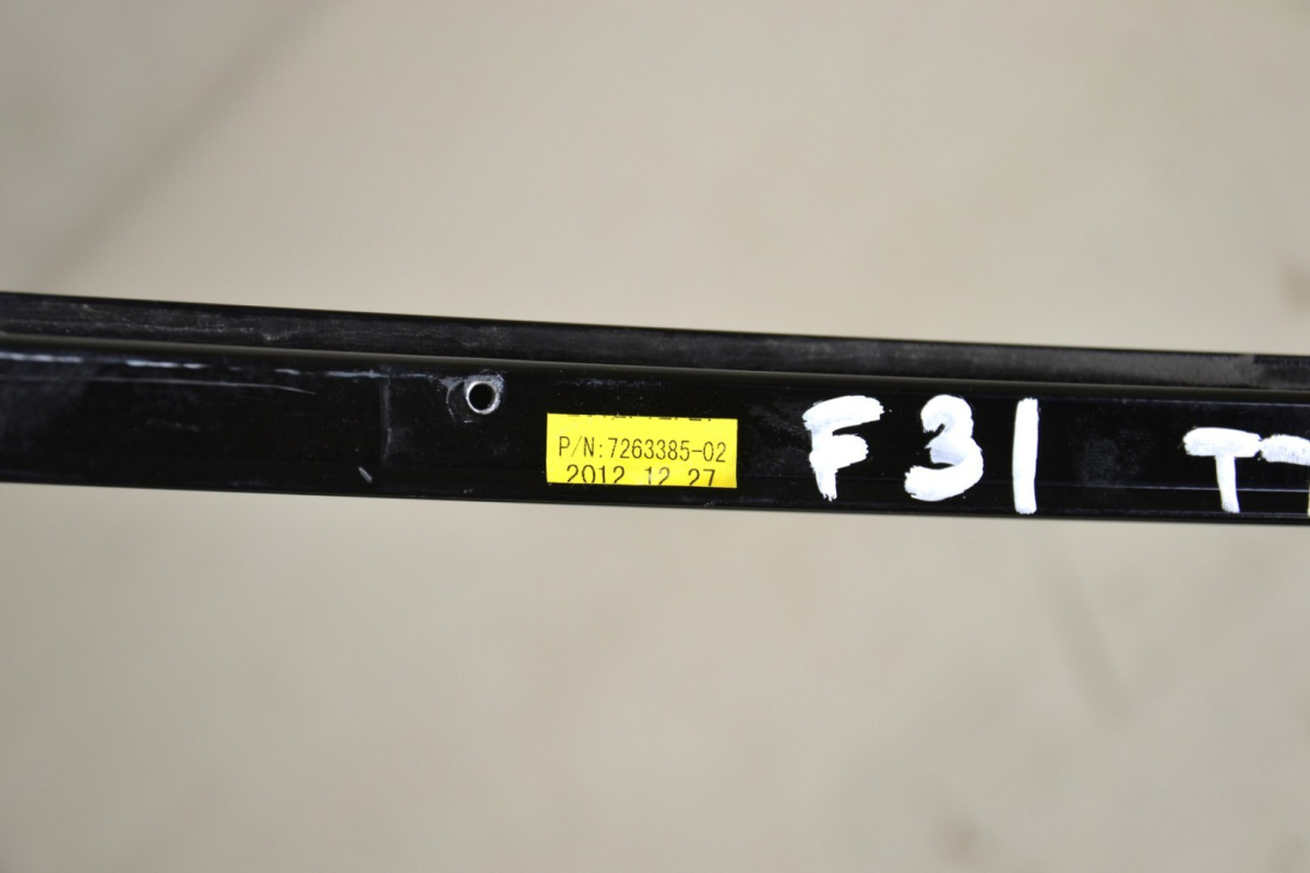 BMW F31 listwa drzwi Shadow Line tył lewa BMW F31 listwa drzwi Shadow Line tył lewa