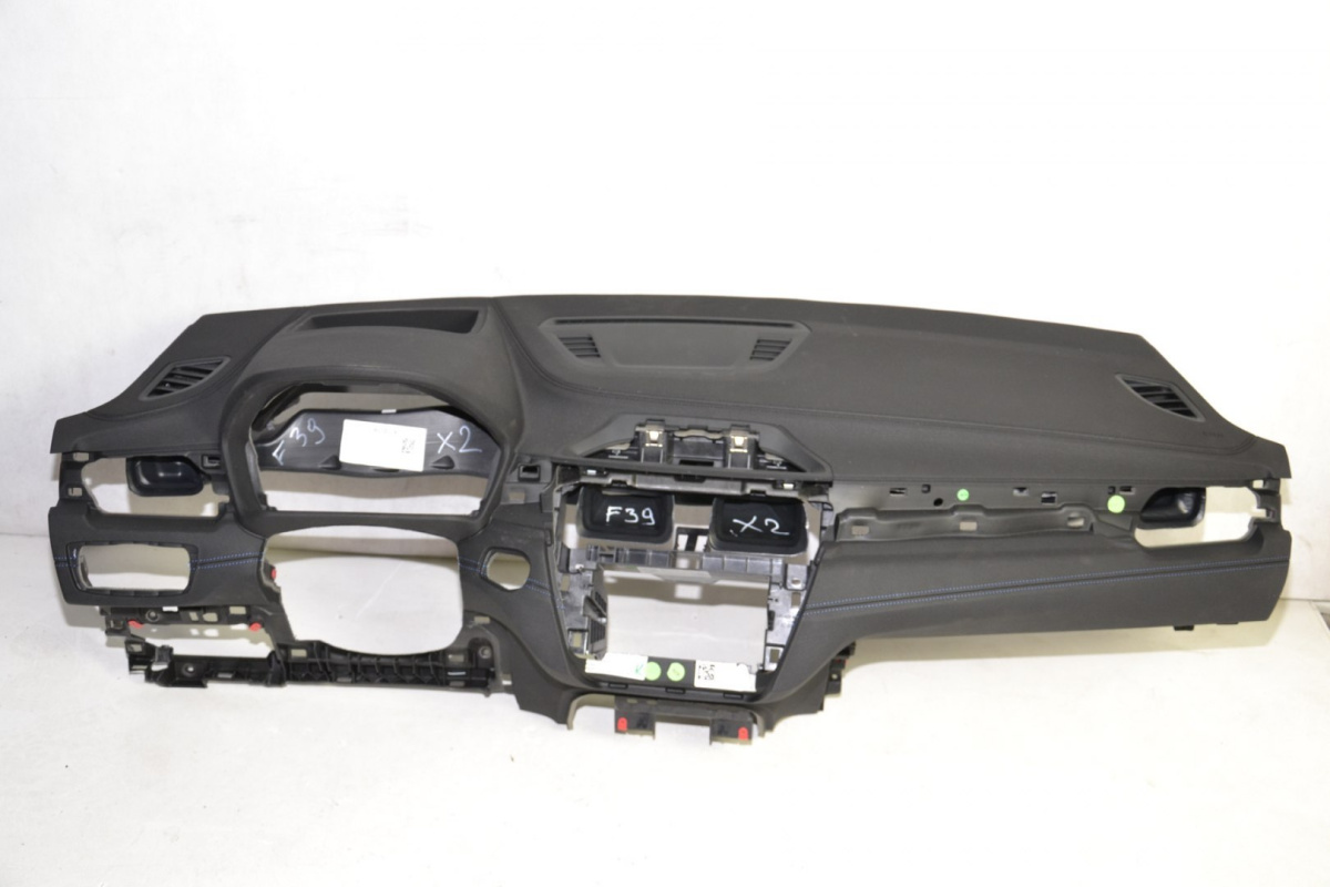 BMW X2 F39 deska konsola kokpit Head Up BMW X2 F39 deska konsola kokpit Head Up