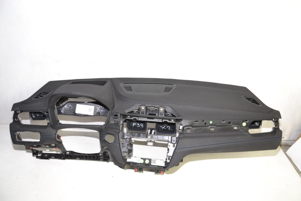 BMW X2 F39 deska konsola kokpit Head Up BMW X2 F39 deska konsola kokpit Head Up