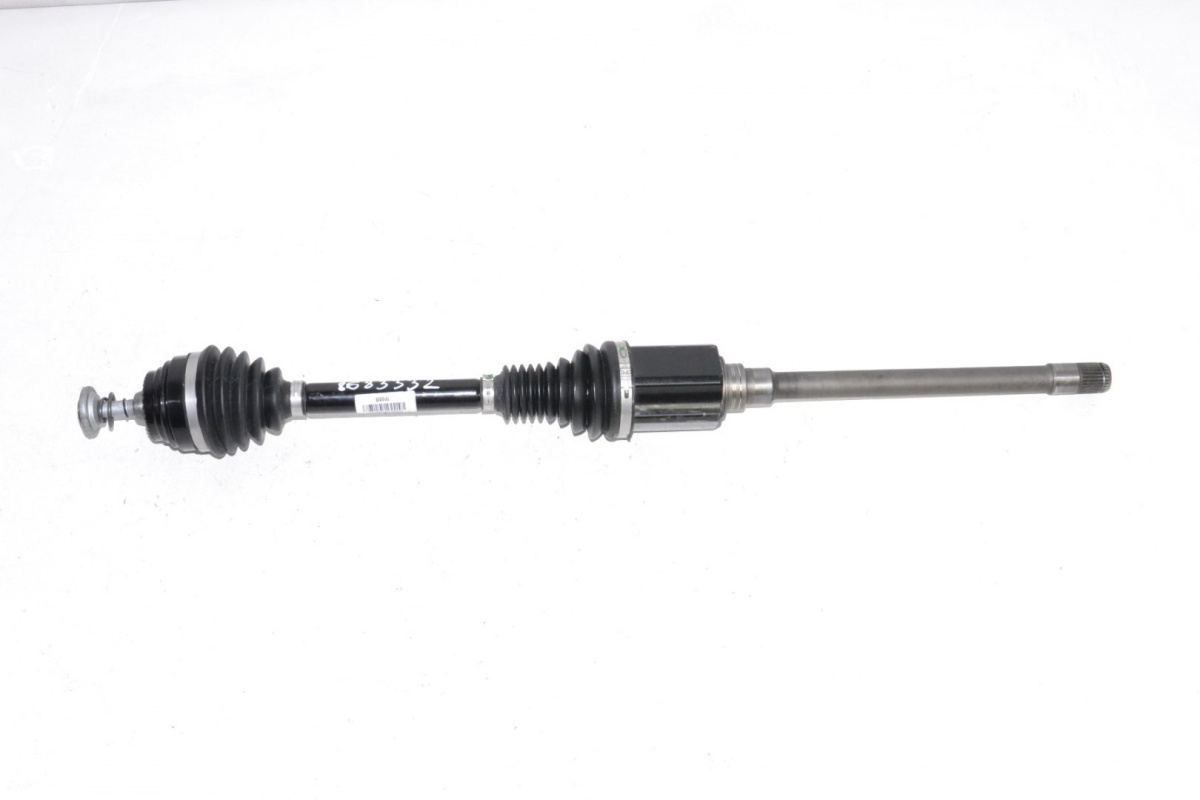 BMW 6 7 G12 G32 półoś przód prawa 8683332 BMW 6 7 G12 G32 półoś przód prawa 8683332