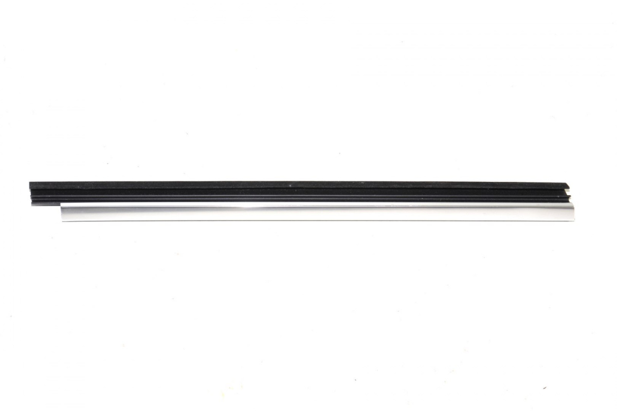 BMW F02 F04 listwa szyby wewnętrzna prawa 7206450 BMW F02 F04 listwa szyby wewnętrzna prawa 7206450