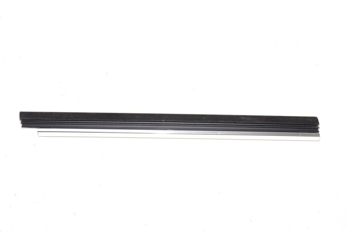 BMW F02 F04 listwa szyby wewnętrzna prawa 7206450 BMW F02 F04 listwa szyby wewnętrzna prawa 7206450