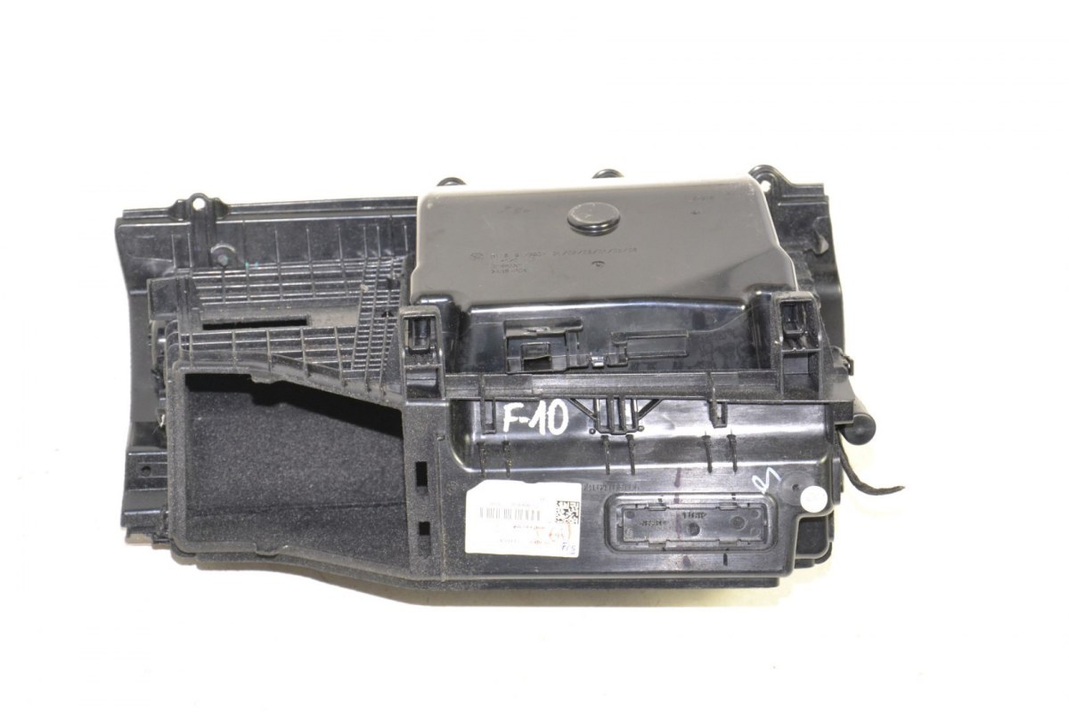 BMW F10 F11 F18 schowek kokpit deska 9205977 BMW F10 F11 F18 schowek kokpit deska 9205977