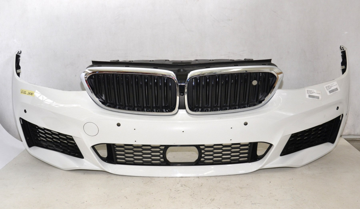 BMW G32 M Pakiet zderzak przedni przód kolor A300 BMW G32 M Pakiet zderzak przedni przód kolor A300