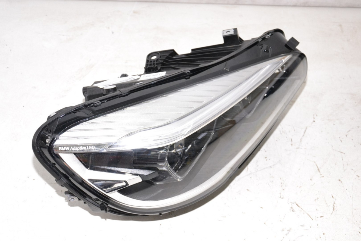 BMW F45 F46 LCI lampa przednia prawa Adaptive LED BMW F45 F46 LCI lampa przednia prawa Adaptive LED