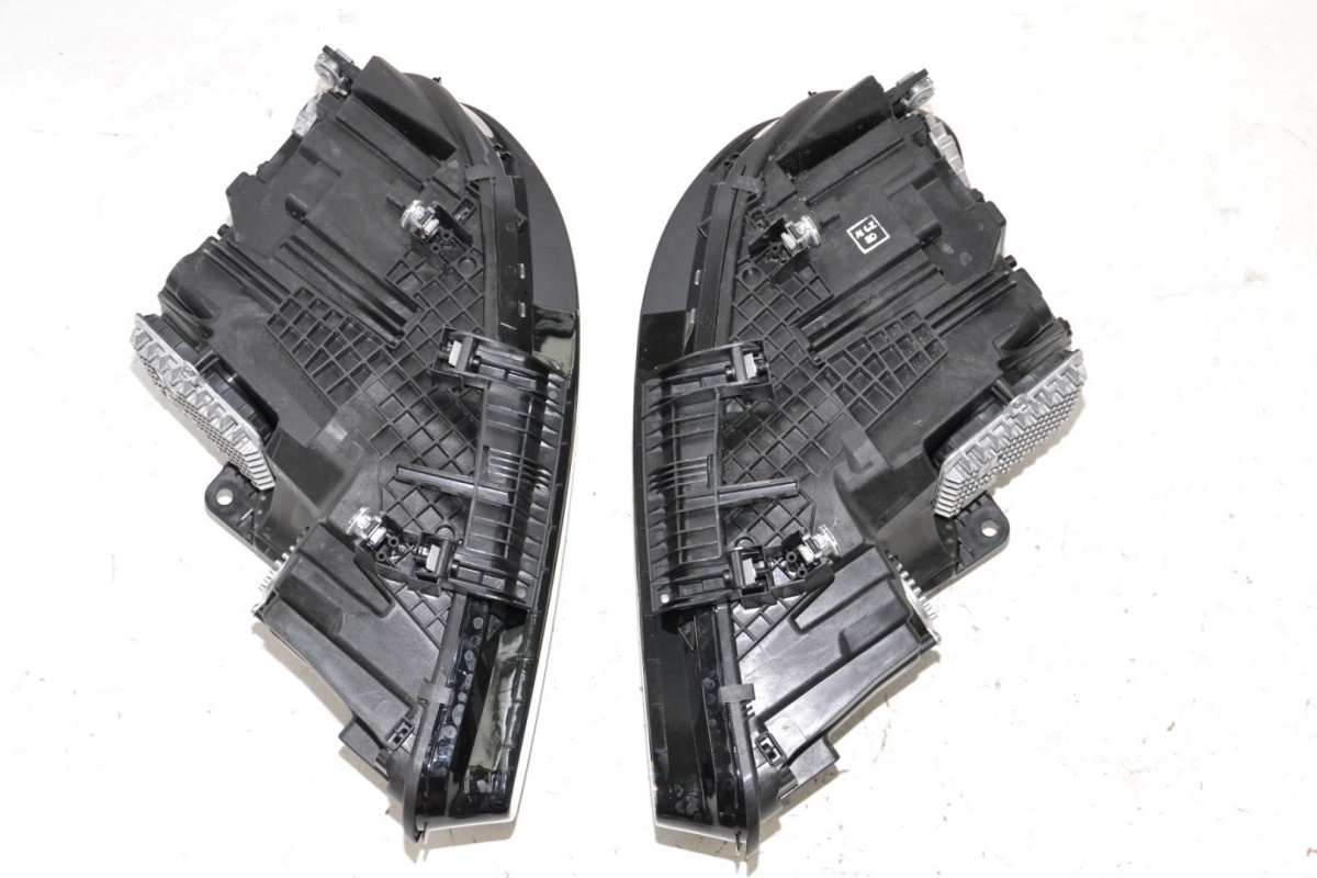BMW F45 F46 LCI lampa przednia prawa Adaptive LED BMW F45 F46 LCI lampa przednia prawa Adaptive LED
