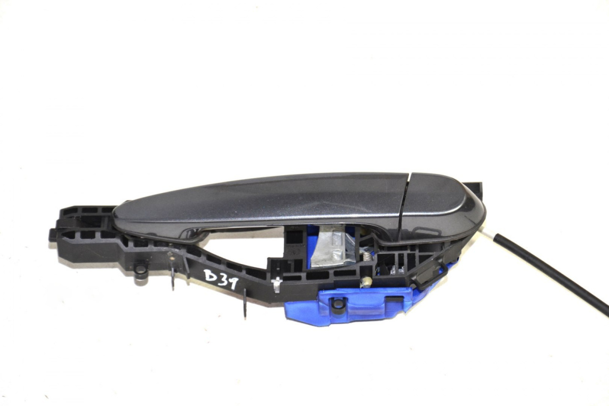 BMW F20 F30 F34 klamka wkładka lewa kolor B39 BMW F20 F30 F34 klamka wkładka lewa kolor B39