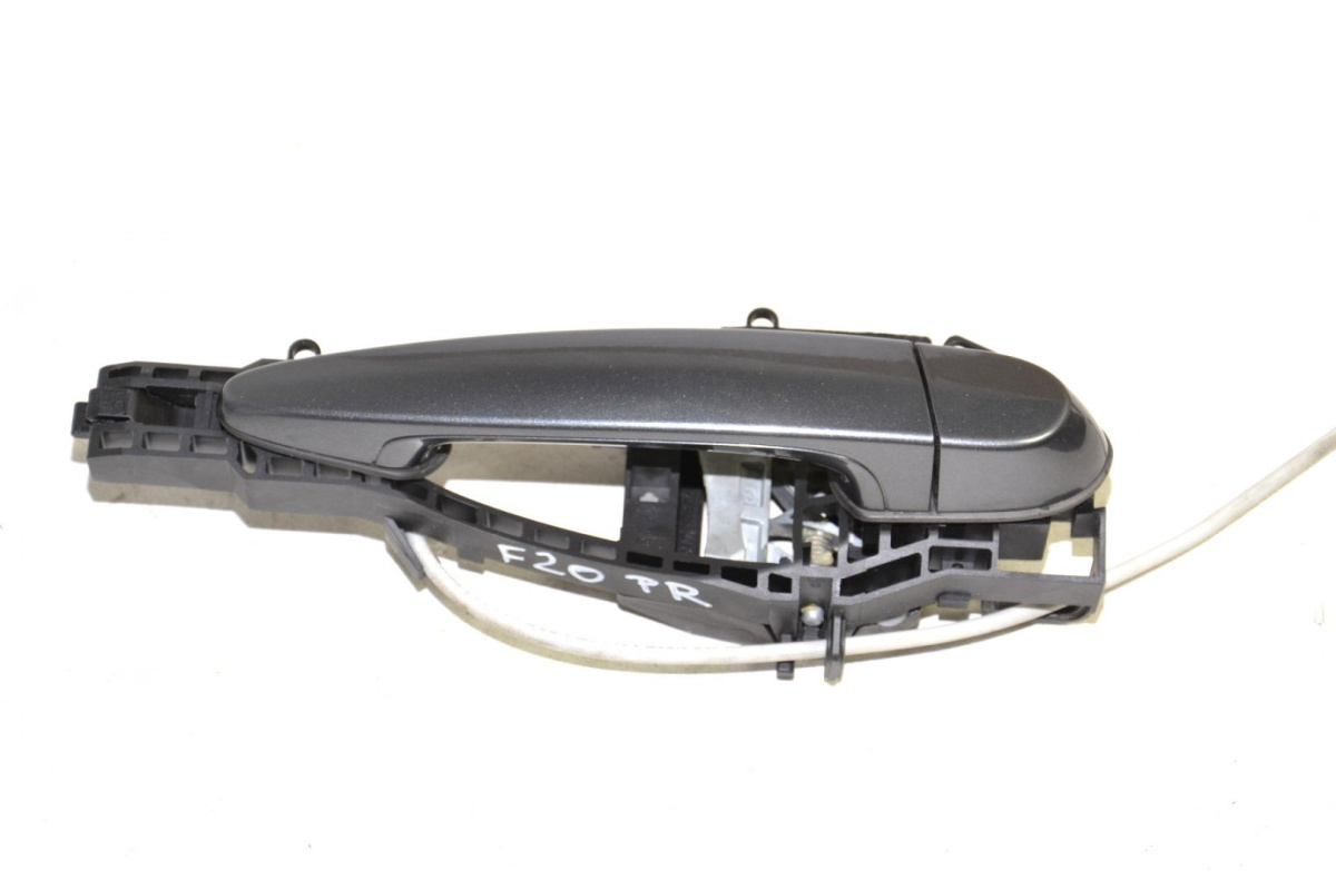 BMW F20 F30 F34 klamka wkładka prawa kolor B39 BMW F20 F30 F34 klamka wkładka prawa kolor B39