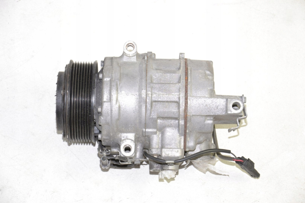 BMW F20 F22 F80 sprężarka klimatyzacji 9332781 BMW F20 F22 F80 sprężarka klimatyzacji 9332781