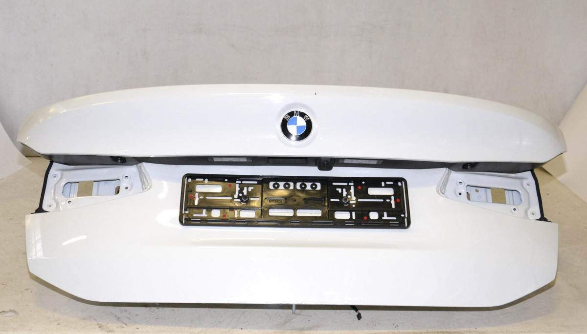 BMW G32 GT klapa bagażnika szyba tył kamera 300