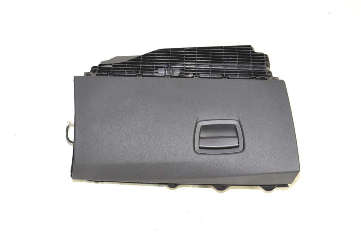 BMW 5 F10 F11 schowek kokpit deska 9205976 BMW 5 F10 F11 schowek kokpit deska 9205976