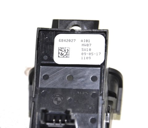 BMW G30 G01 przełącznik włącznik hamulca 6842027 BMW G30 G01 przełącznik włącznik hamulca 6842027
