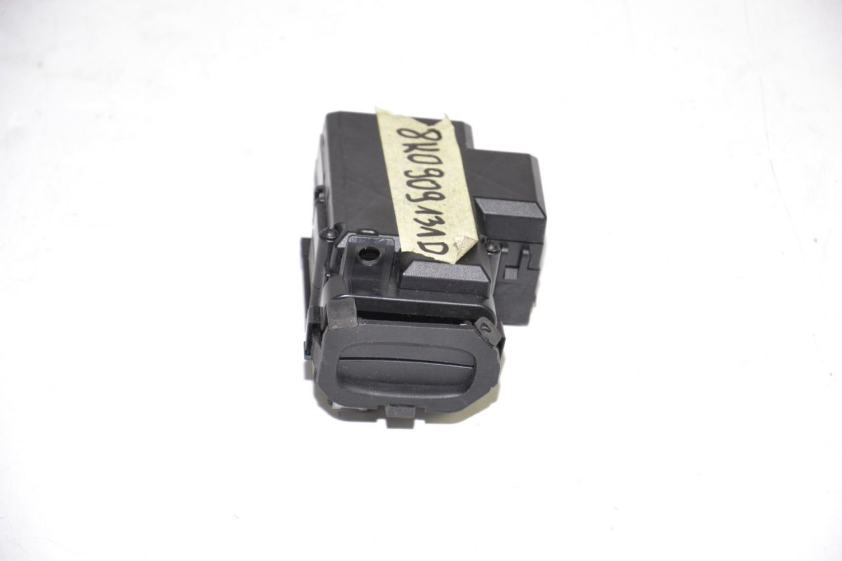 Audi Q5 A5 stacyjka stacja klucz 8K0909131D Audi Q5 A5 stacyjka stacja klucz 8K0909131D