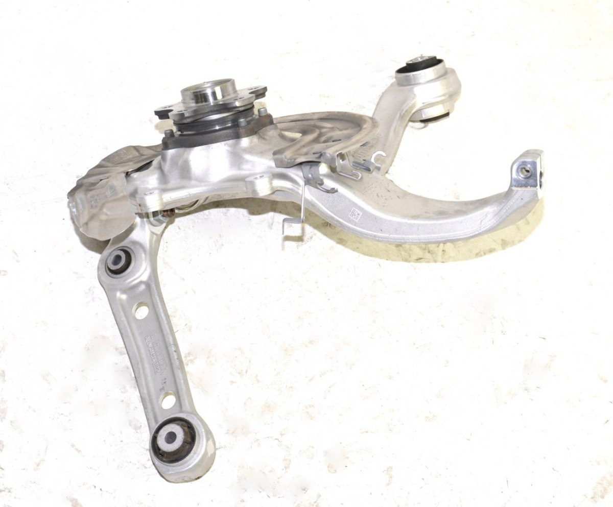 BMW G30 G31 wahacz zwrotnica piasta xDrive lewa BMW G30 G31 wahacz zwrotnica piasta xDrive lewa