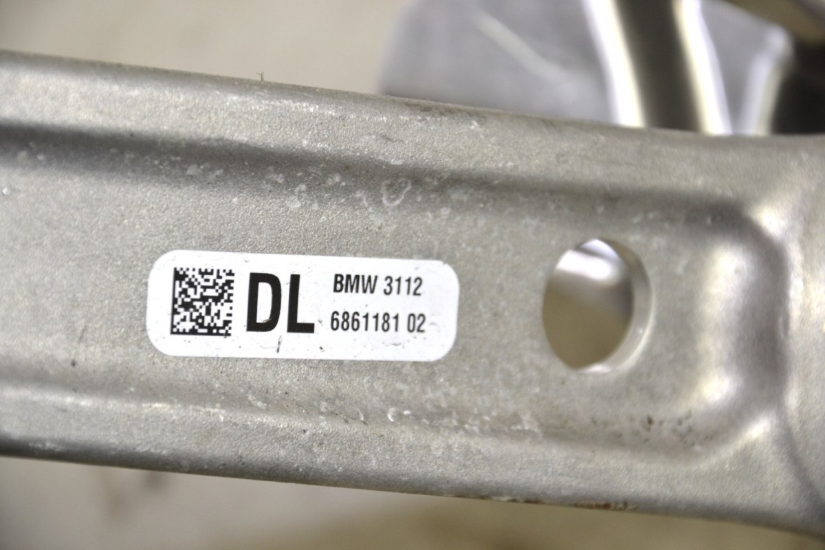 BMW G30 G31 wahacz zwrotnica piasta xDrive lewa BMW G30 G31 wahacz zwrotnica piasta xDrive lewa