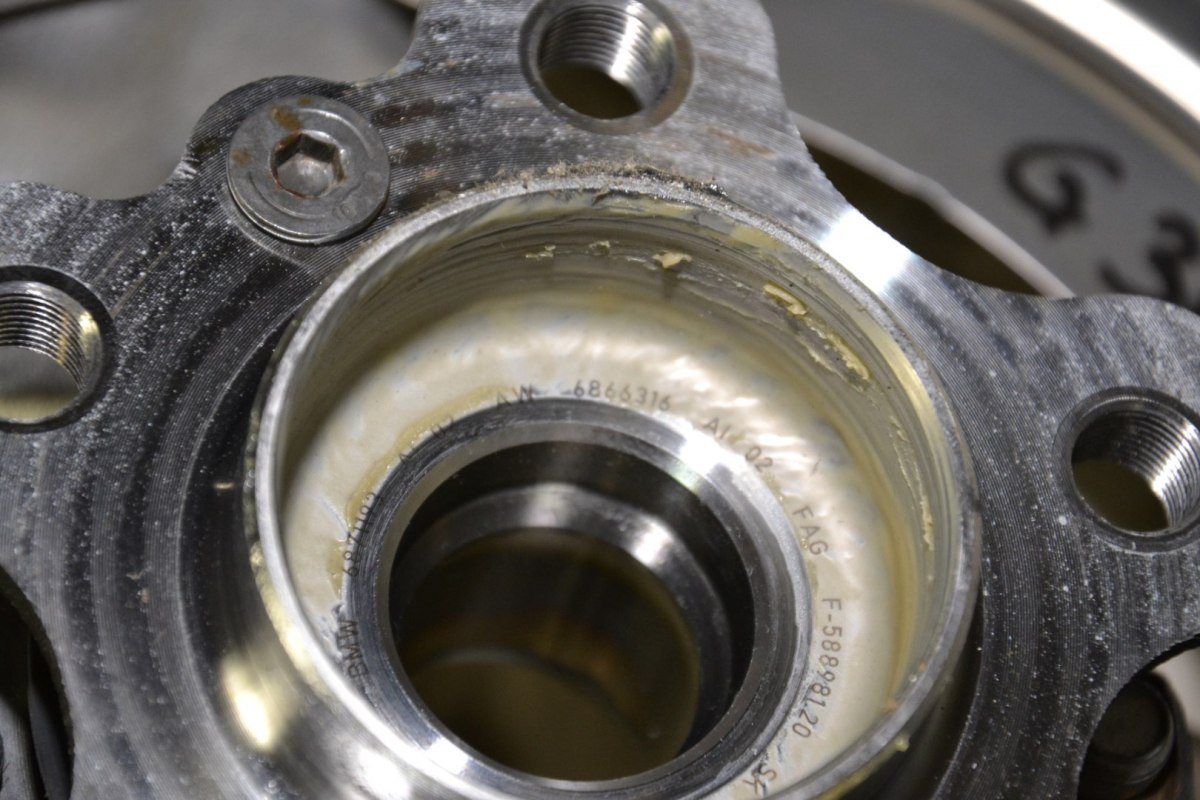 BMW G30 G31 wahacz zwrotnica piasta xDrive lewa BMW G30 G31 wahacz zwrotnica piasta xDrive lewa