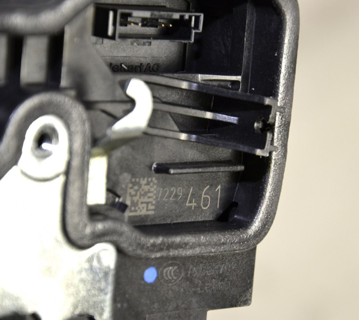 BMW 3 F20 F30 F01 zamek drzwi lewy przód 7229461 BMW 3 F20 F30 F01 zamek drzwi lewy przód 7229461